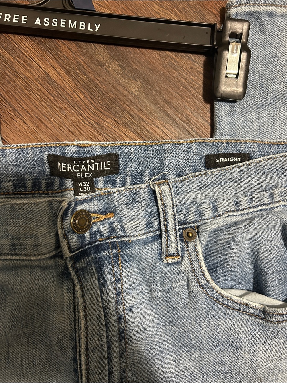 J Crew mercantile flex straight leg Men's Lightwash Jeans, size 32/30 - Picture 8 of 8